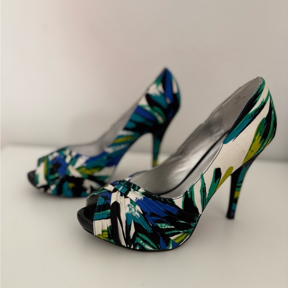 Colorful Patterned Peep-Toe Heels - Picture 7 of 7